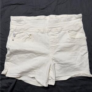 Rock & Republic Cream High-Waist Stretch Shorts